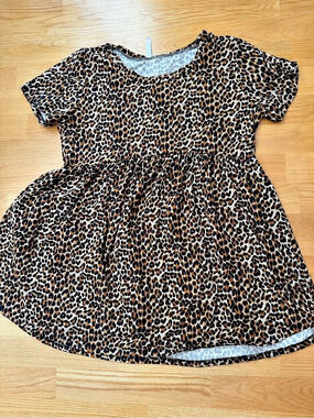 Animal Leopard Print oversized shirt Size Medium